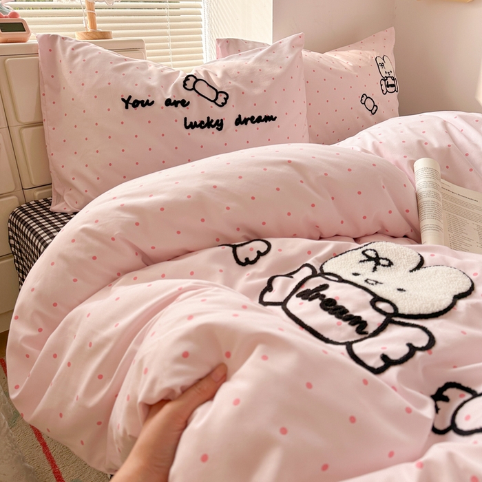 91家纺网 家纺一手货源 找家纺 花伞家居 2026新款波点毛巾绣糖果兔四件套 糖果兔-粉