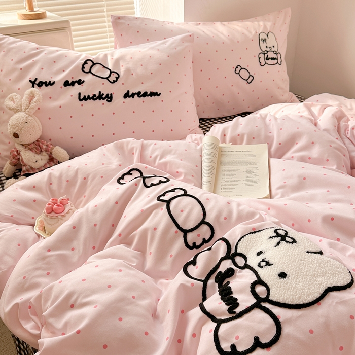 91家纺网 家纺一手货源 找家纺 花伞家居 2026新款波点毛巾绣糖果兔四件套 糖果兔-粉