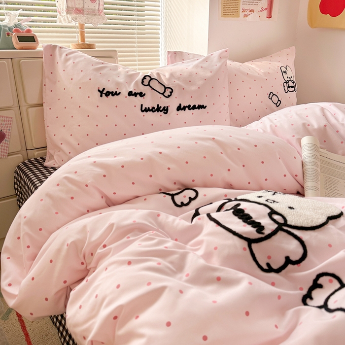 91家纺网 家纺一手货源 找家纺 花伞家居 2026新款波点毛巾绣糖果兔四件套 糖果兔-粉