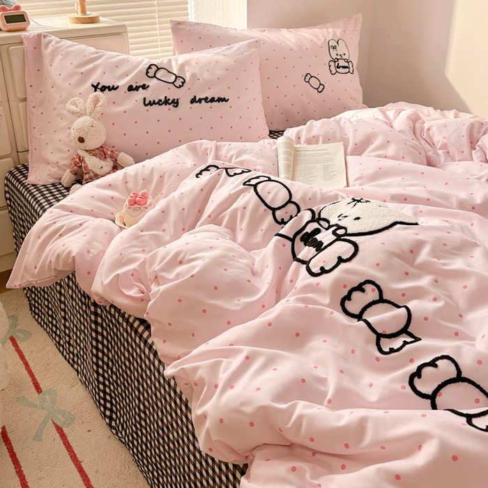 91家纺网 家纺一手货源 找家纺 花伞家居 2026新款波点毛巾绣糖果兔四件套 糖果兔-粉