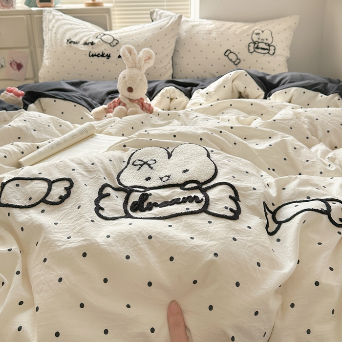 91家纺网 家纺一手货源 找家纺 花伞家居 2026新款波点毛巾绣糖果兔四件套 糖果兔-白