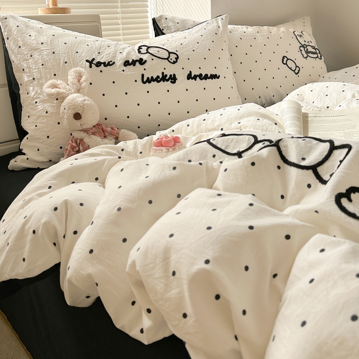 91家纺网 家纺一手货源 找家纺 花伞家居 2026新款波点毛巾绣糖果兔四件套 糖果兔-白