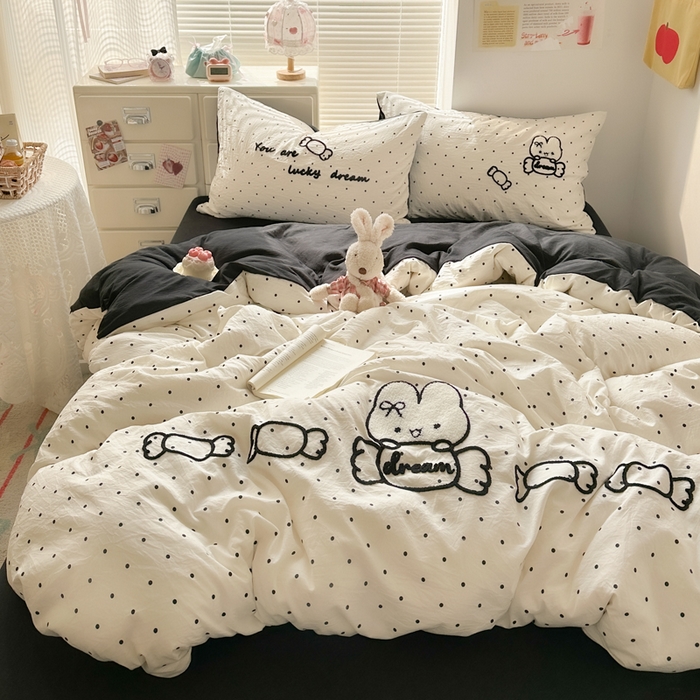 91家纺网 家纺一手货源 找家纺 花伞家居 2026新款波点毛巾绣糖果兔四件套 糖果兔-白