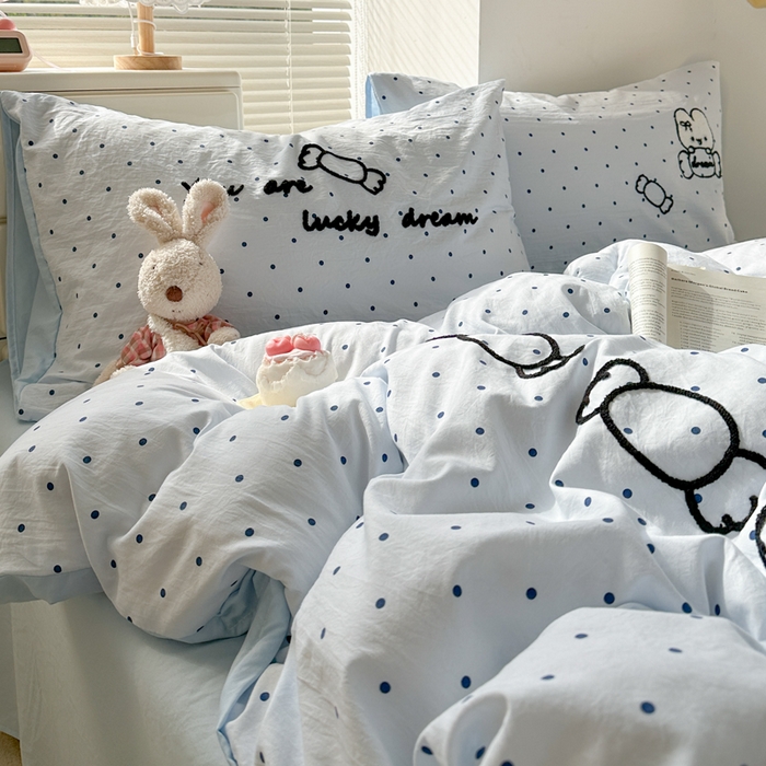 91家纺网 家纺一手货源 找家纺 花伞家居 2026新款波点毛巾绣糖果兔四件套 糖果兔-蓝