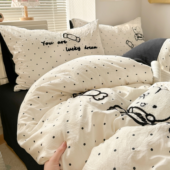 91家纺网 家纺一手货源 找家纺 花伞家居 2026新款波点毛巾绣糖果兔四件套 糖果兔-白