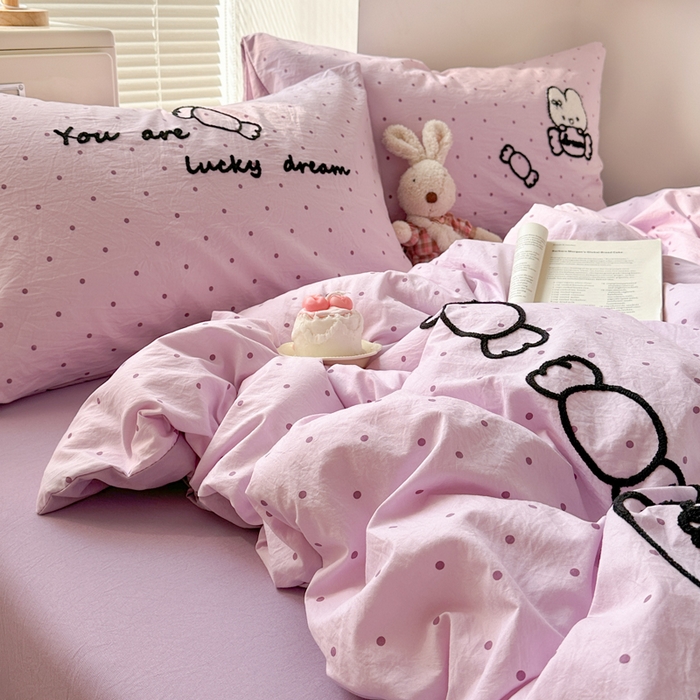 91家纺网 家纺一手货源 找家纺 花伞家居 2026新款波点毛巾绣糖果兔四件套 糖果兔-紫