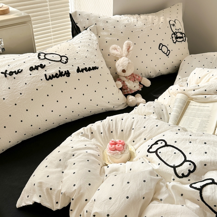 91家纺网 家纺一手货源 找家纺 花伞家居 2026新款波点毛巾绣糖果兔四件套 糖果兔-白