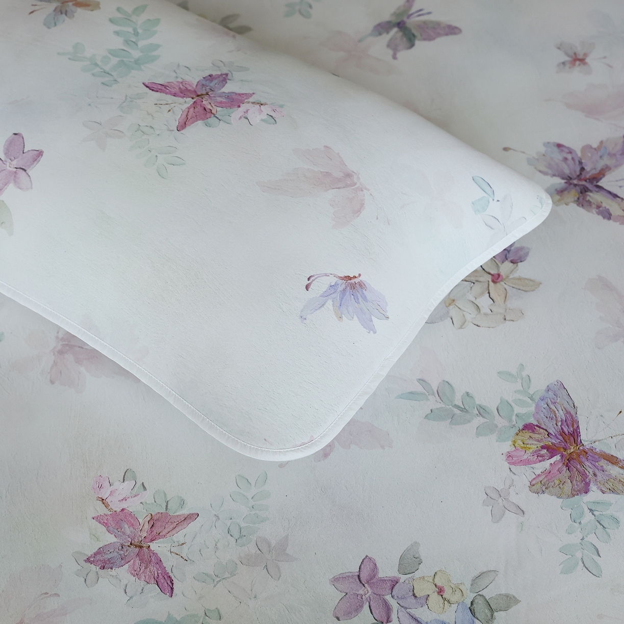 91家纺网 家纺一手货源 找家纺 三味舒屋 2026新款【花屿蝶】系列印花冰感丝软凉席凉垫 流光