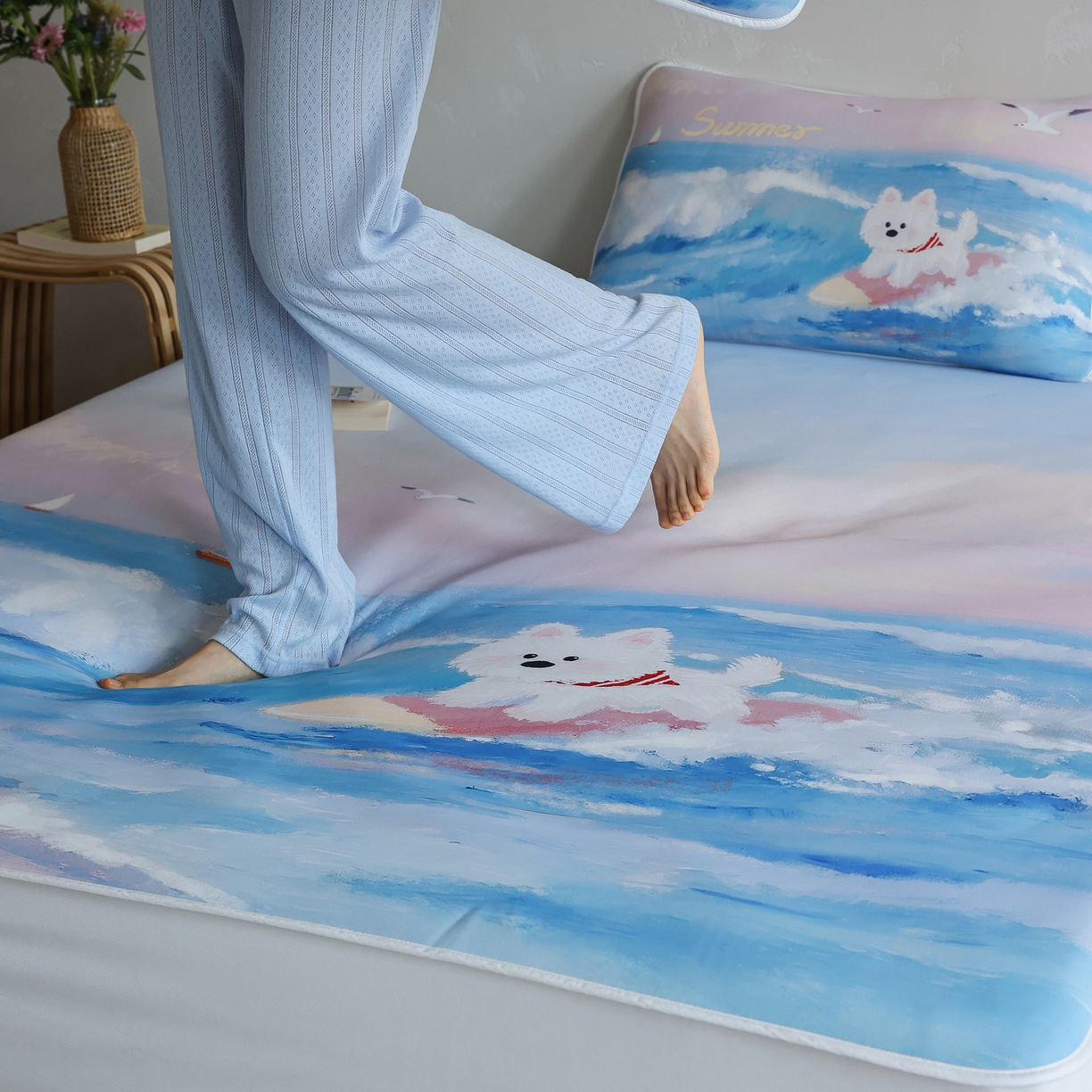 91家纺网 家纺一手货源 找家纺 三味舒屋 2026新款【四季漫游】印花冰感丝软凉席凉垫 夏日逐浪