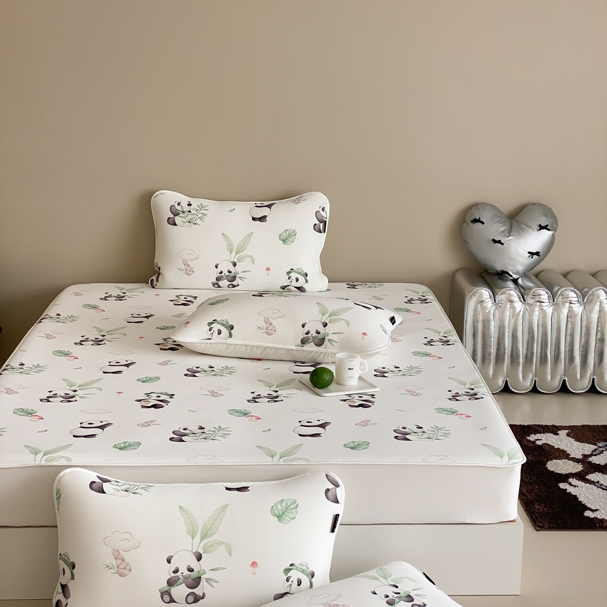 91家纺网 家纺一手货源 找家纺 三味舒屋 2026新款【甜梦派对】印花凉感丝软凉席凉垫（床笠款） 熊猫滚滚