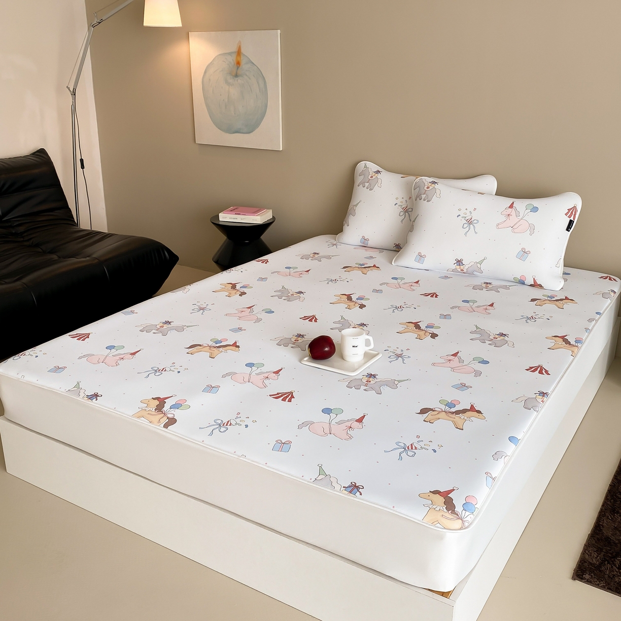 91家纺网 家纺一手货源 找家纺 三味舒屋 2026新款【甜梦派对】印花凉感丝软凉席凉垫（床笠款） 派对礼礼