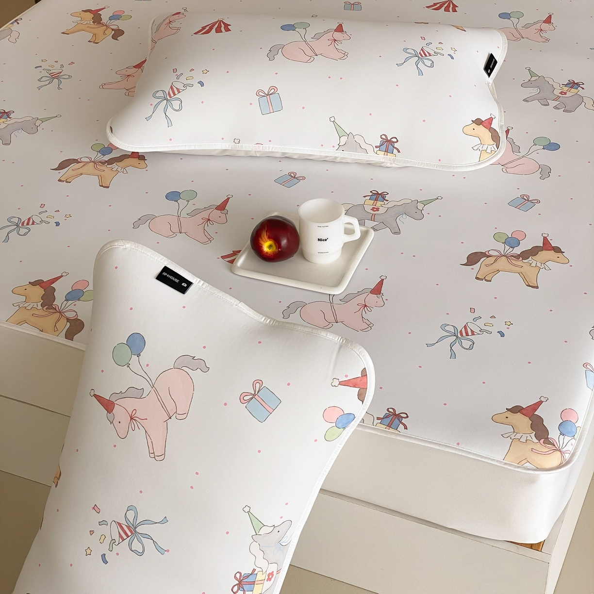 91家纺网 家纺一手货源 找家纺 三味舒屋 2026新款【甜梦派对】印花凉感丝软凉席凉垫（床笠款） 派对礼礼