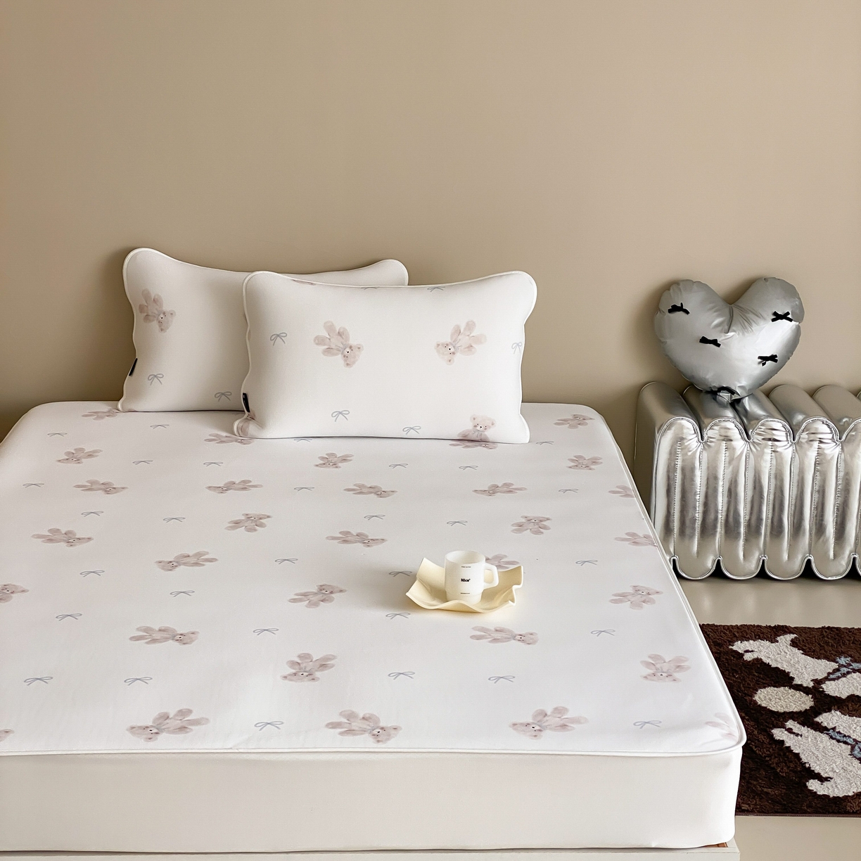 91家纺网 家纺一手货源 找家纺 三味舒屋 2026新款【甜梦派对】印花凉感丝软凉席凉垫（床笠款） 晚安小熊