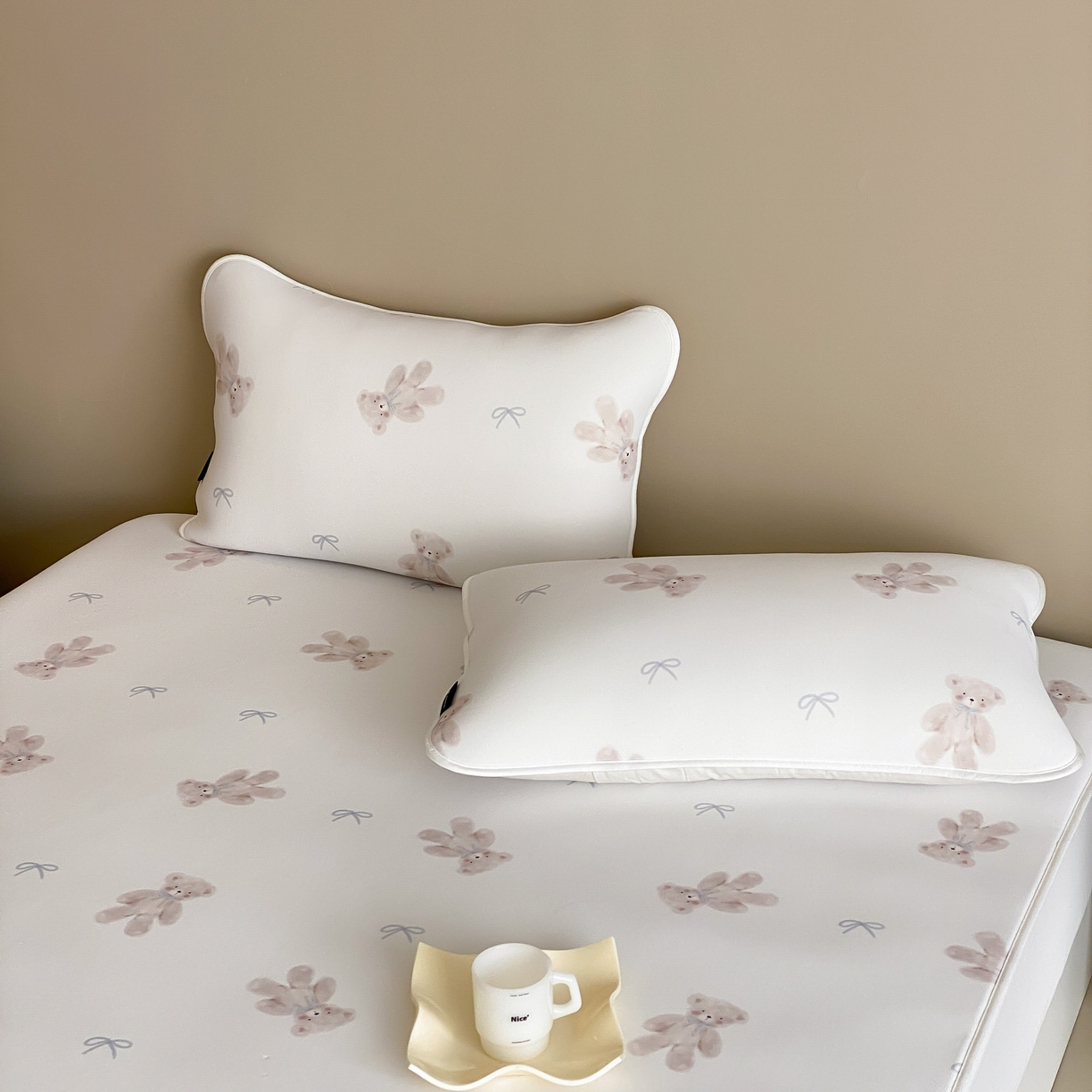 91家纺网 家纺一手货源 找家纺 三味舒屋 2026新款【甜梦派对】印花凉感丝软凉席凉垫（床笠款） 晚安小熊