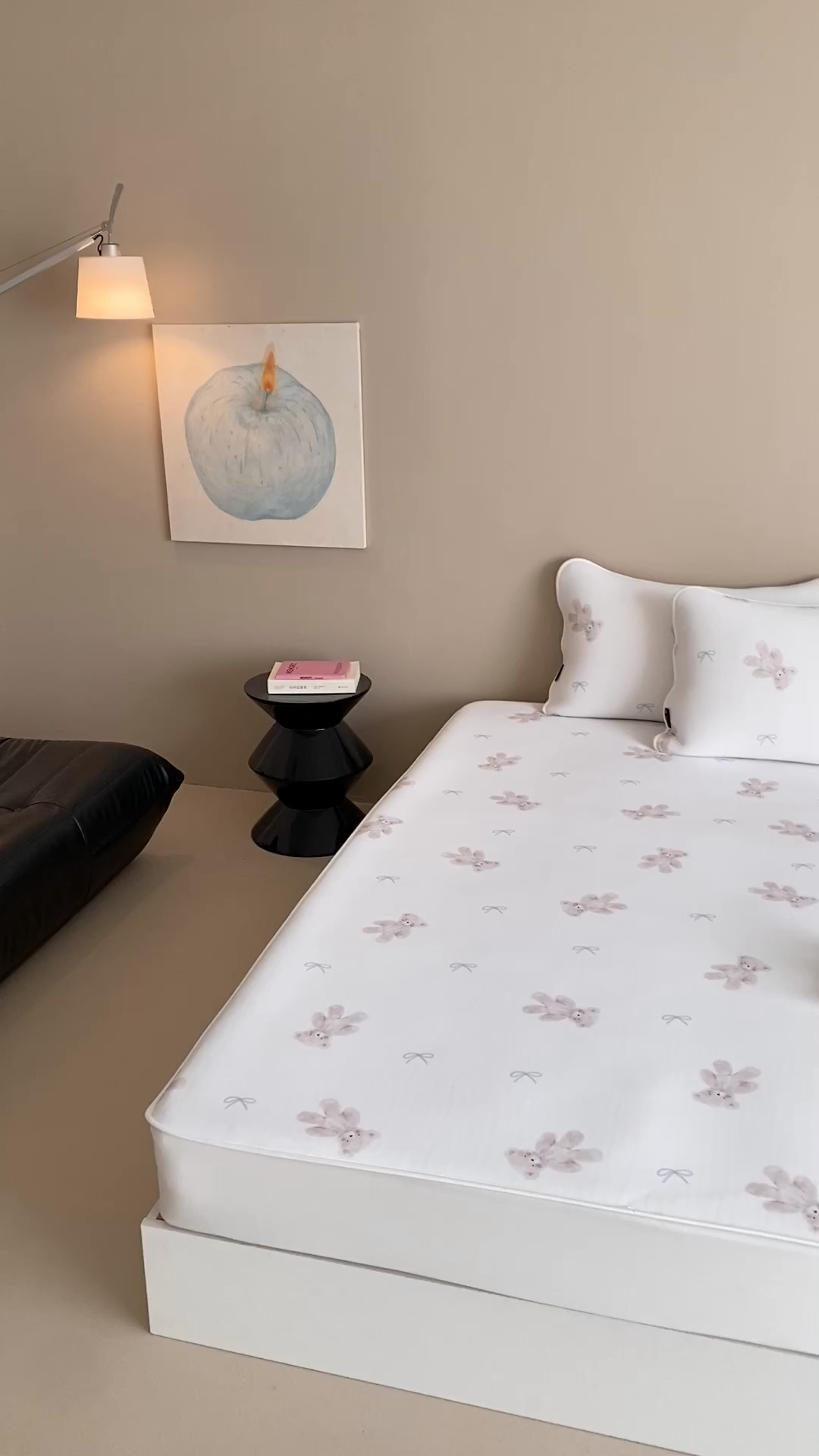 91家纺网 家纺一手货源 找家纺 三味舒屋 2026新款【甜梦派对】印花凉感丝软凉席凉垫（床笠款） 晚安小熊