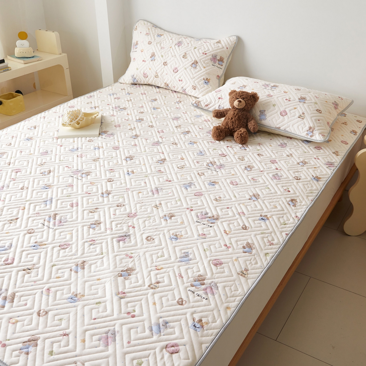 91家纺网 家纺一手货源 找家纺 舒居家纺 2026新款卡通可爱全棉床护垫软床垫垫子-大床图 糕点熊