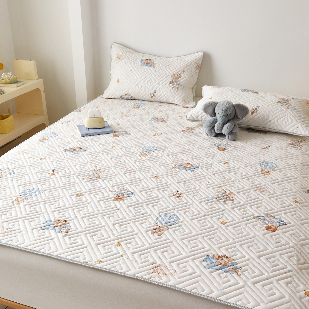 91家纺网 家纺一手货源 找家纺 舒居家纺 2026新款卡通可爱全棉床护垫软床垫垫子-大床图 嘉年华