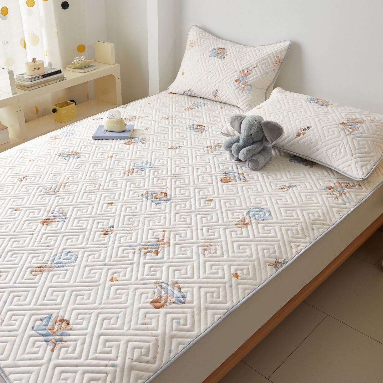 91家纺网 家纺一手货源 找家纺 舒居家纺 2026新款卡通可爱全棉床护垫软床垫垫子-大床图 嘉年华