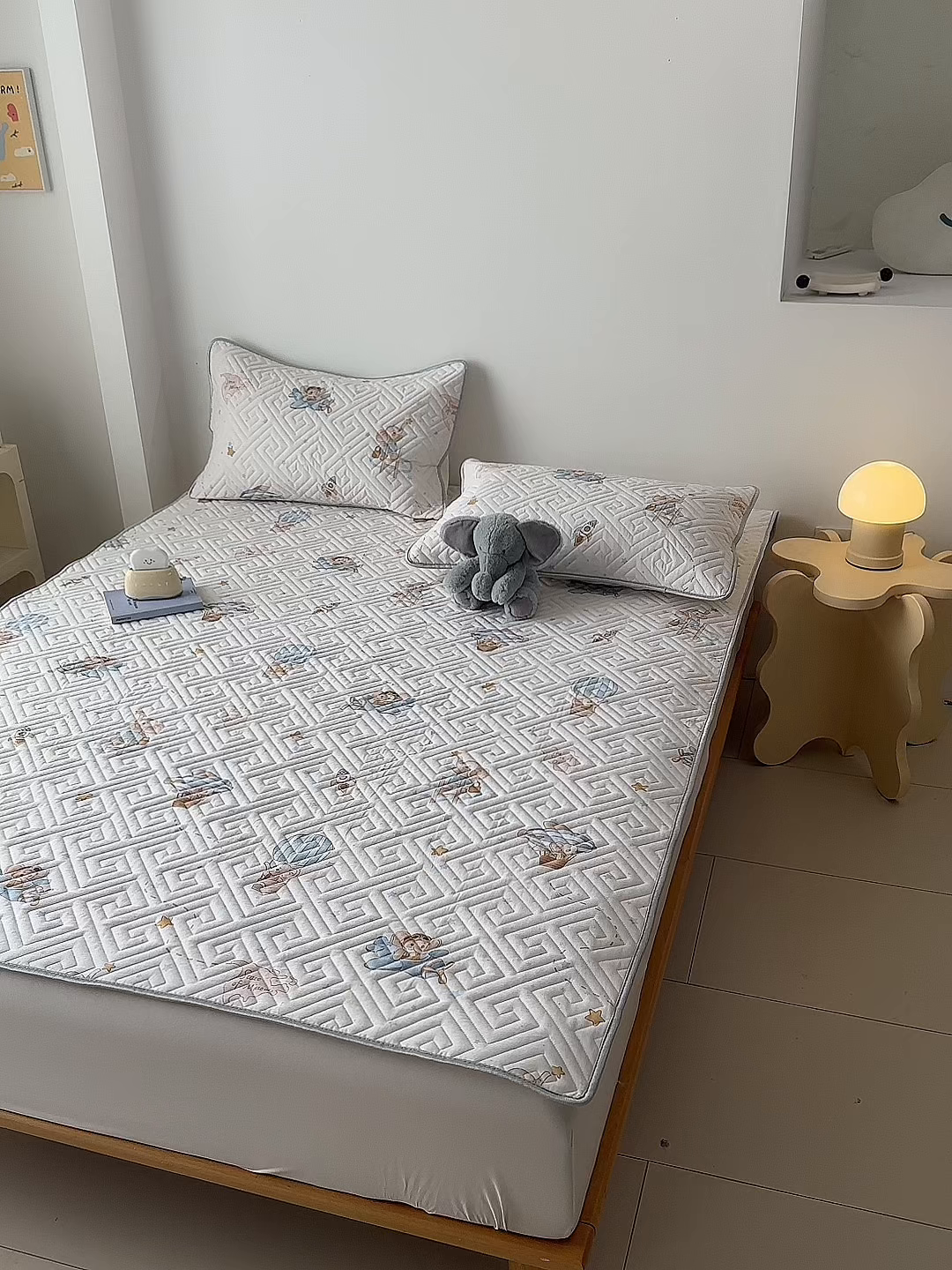 91家纺网 家纺一手货源 找家纺 舒居家纺 2026新款卡通可爱全棉床护垫软床垫垫子-大床图 嘉年华