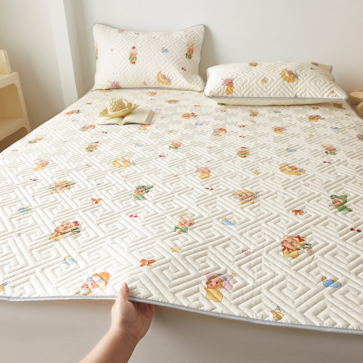 91家纺网 家纺一手货源 找家纺 舒居家纺 2026新款卡通可爱全棉床护垫软床垫垫子-大床图 魔法精灵