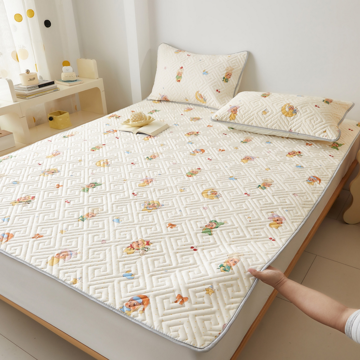 91家纺网 家纺一手货源 找家纺 舒居家纺 2026新款卡通可爱全棉床护垫软床垫垫子-大床图 魔法精灵