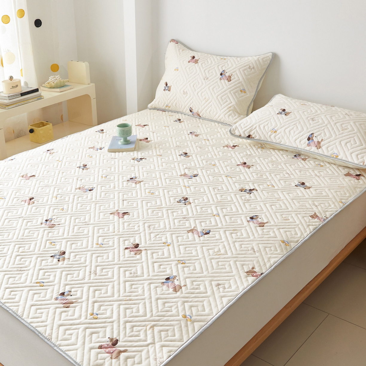 91家纺网 家纺一手货源 找家纺 舒居家纺 2026新款卡通可爱全棉床护垫软床垫垫子-大床图 围脖狗狗