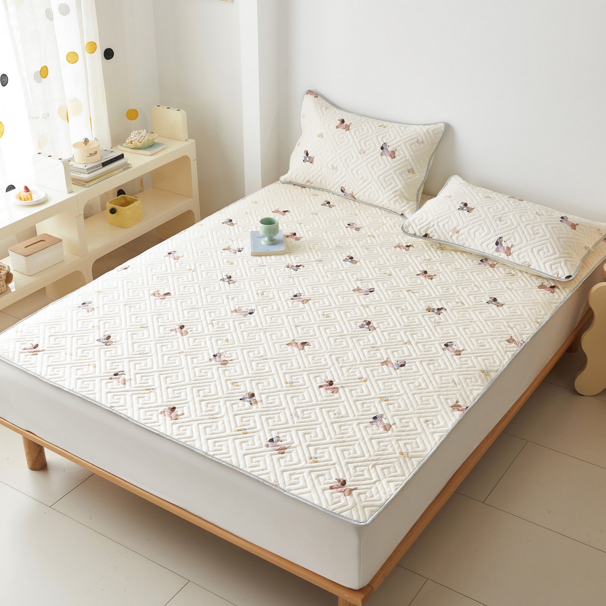 91家纺网 家纺一手货源 找家纺 舒居家纺 2026新款卡通可爱全棉床护垫软床垫垫子-大床图 围脖狗狗