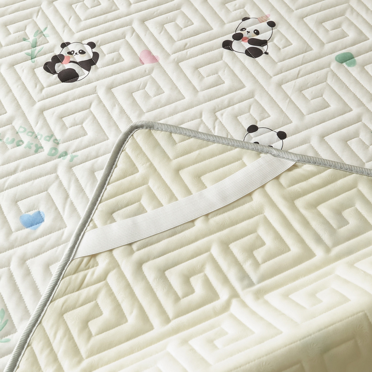 91家纺网 家纺一手货源 找家纺 舒居家纺 2026新款卡通可爱全棉床护垫软床垫垫子-大床图 熊猫彩绘