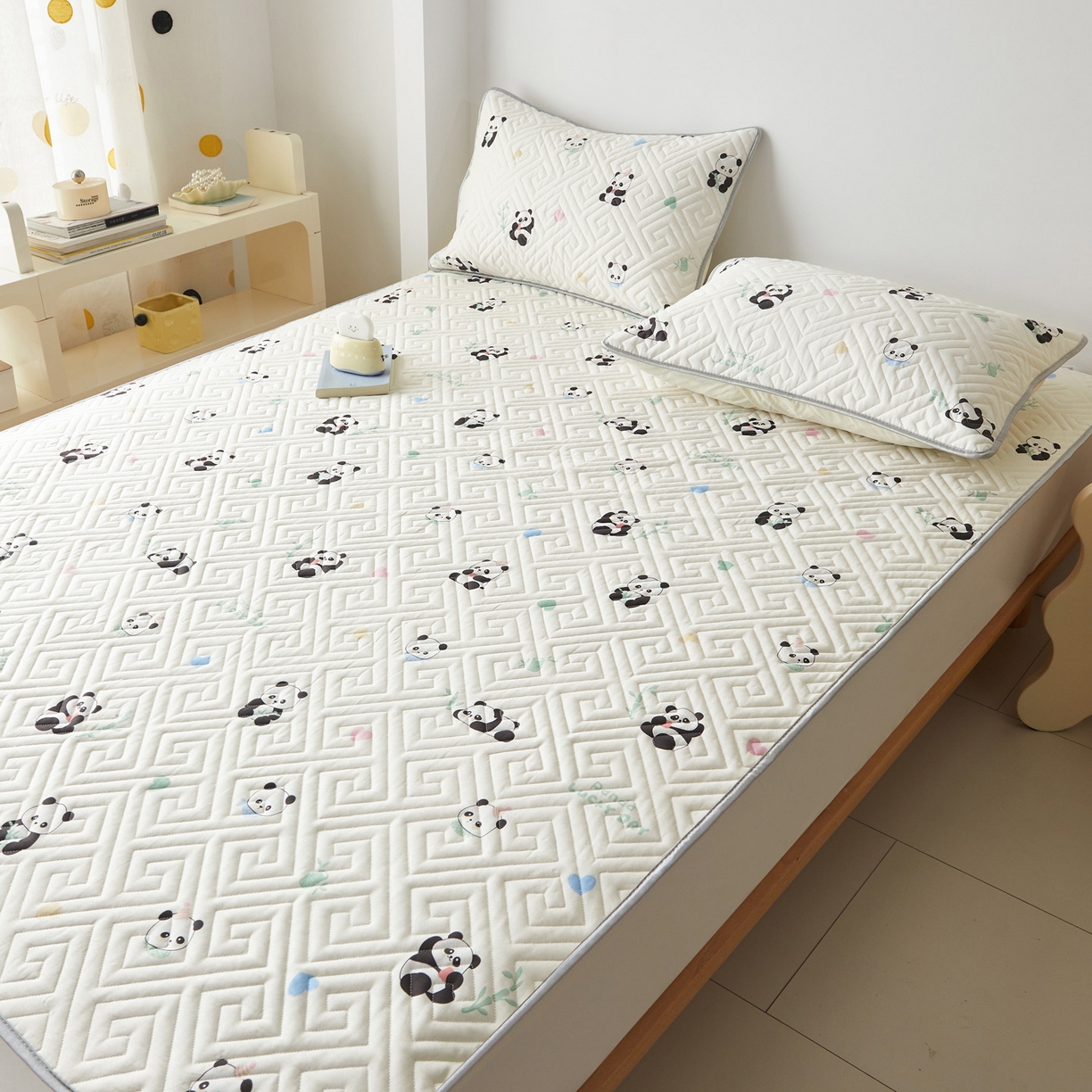 91家纺网 家纺一手货源 找家纺 舒居家纺 2026新款卡通可爱全棉床护垫软床垫垫子-大床图 熊猫彩绘