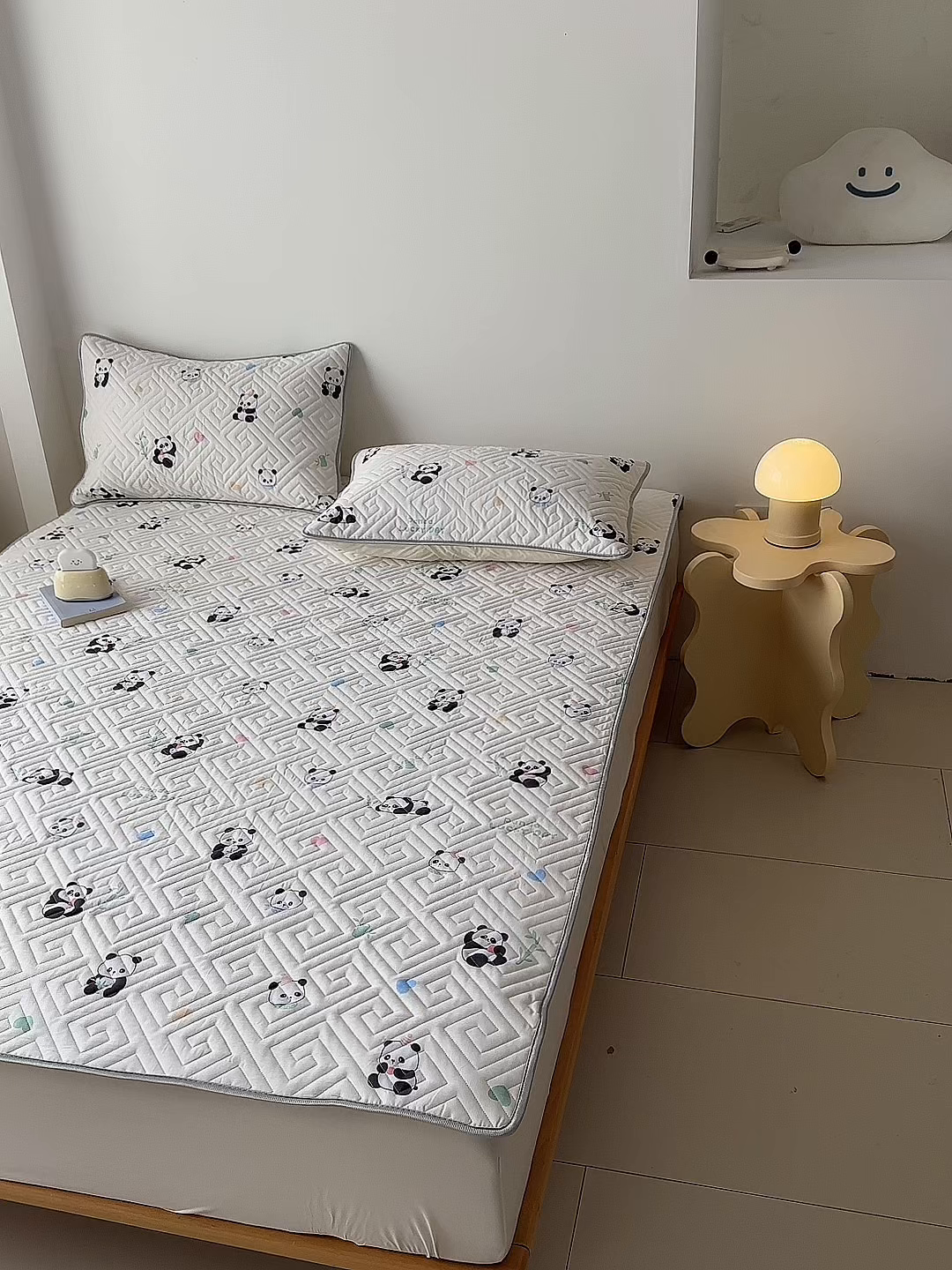 91家纺网 家纺一手货源 找家纺 舒居家纺 2026新款卡通可爱全棉床护垫软床垫垫子-大床图 熊猫彩绘