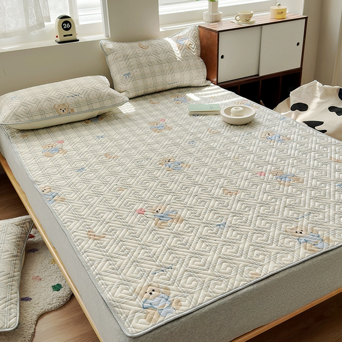 91家纺网 家纺一手货源 找家纺 舒居家纺 2026新款卡通可爱全棉床护垫软床垫垫子-大床图 浮云初梦