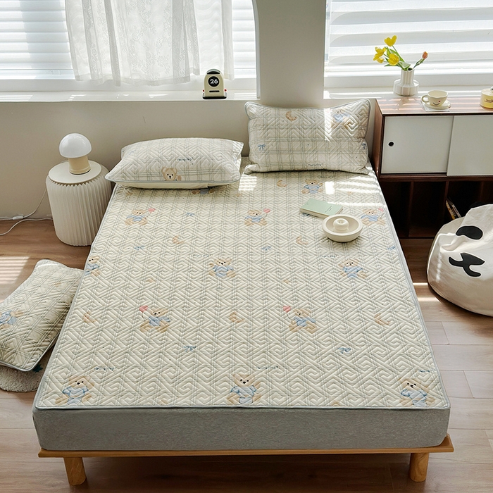 91家纺网 家纺一手货源 找家纺 舒居家纺 2026新款卡通可爱全棉床护垫软床垫垫子-大床图 浮云初梦