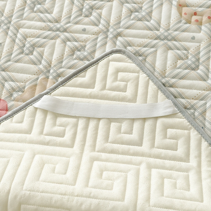 91家纺网 家纺一手货源 找家纺 舒居家纺 2026新款卡通可爱全棉床护垫软床垫垫子-大床图 浮云初梦