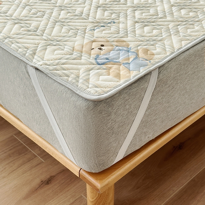 91家纺网 家纺一手货源 找家纺 舒居家纺 2026新款卡通可爱全棉床护垫软床垫垫子-大床图 浮云初梦