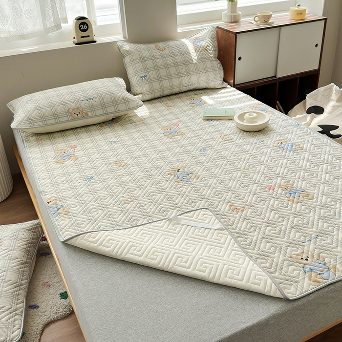 91家纺网 家纺一手货源 找家纺 舒居家纺 2026新款卡通可爱全棉床护垫软床垫垫子-大床图 浮云初梦