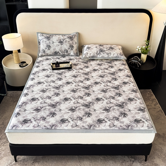 91家纺网 家纺一手货源 找家纺 春寻家纺 2026新款5D印花冰丝席复合三明治款凉席席子 墨染繁花