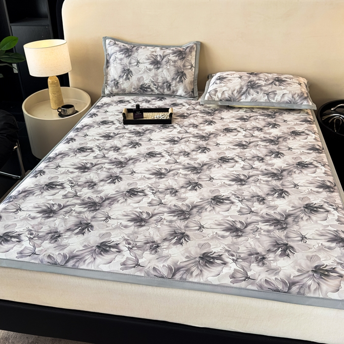 91家纺网 家纺一手货源 找家纺 春寻家纺 2026新款5D印花冰丝席复合三明治款凉席席子 墨染繁花