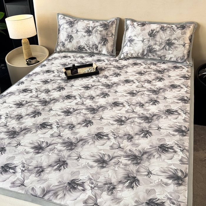 91家纺网 家纺一手货源 找家纺 春寻家纺 2026新款5D印花冰丝席复合三明治款凉席席子 墨染繁花