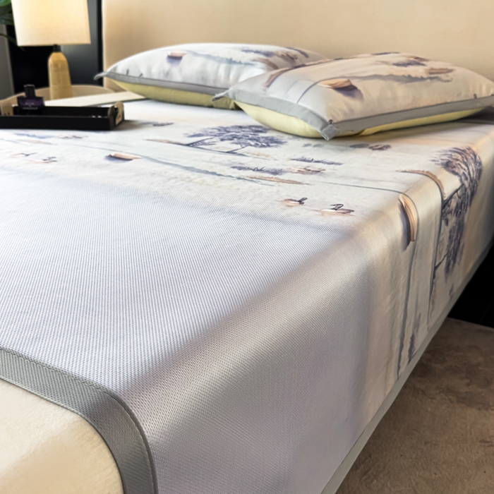 91家纺网 家纺一手货源 找家纺 春寻家纺 2026新款5D印花冰丝席复合三明治款凉席席子 水墨江南