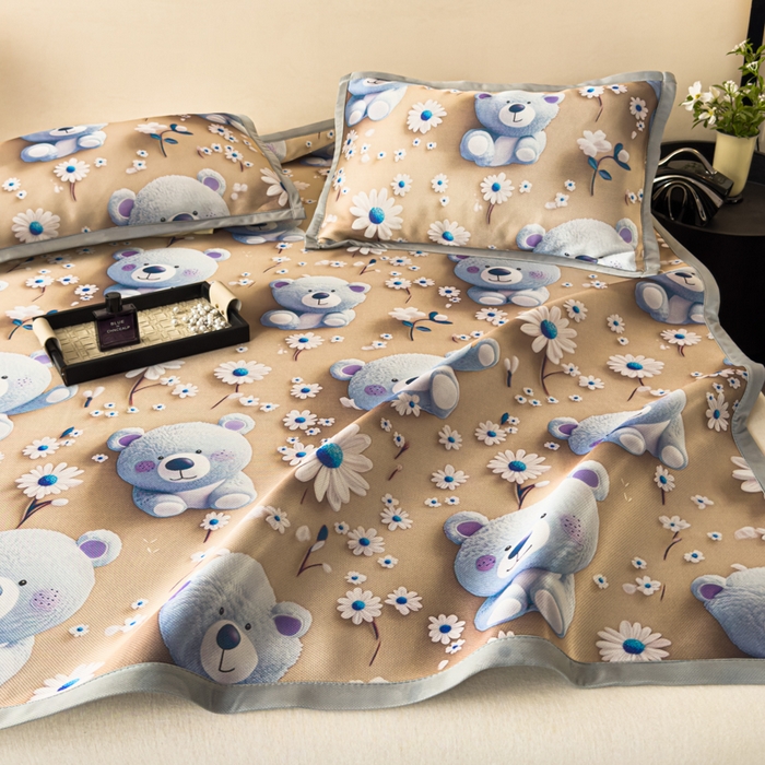 91家纺网 家纺一手货源 找家纺 春寻家纺 2026新款5D印花冰丝席复合三明治款凉席席子 元气小熊-咖