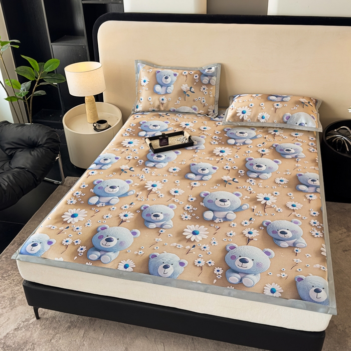 91家纺网 家纺一手货源 找家纺 春寻家纺 2026新款5D印花冰丝席复合三明治款凉席席子 元气小熊-咖