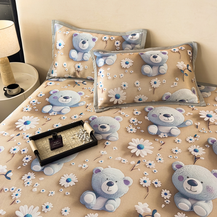 91家纺网 家纺一手货源 找家纺 春寻家纺 2026新款5D印花冰丝席复合三明治款凉席席子 元气小熊-咖