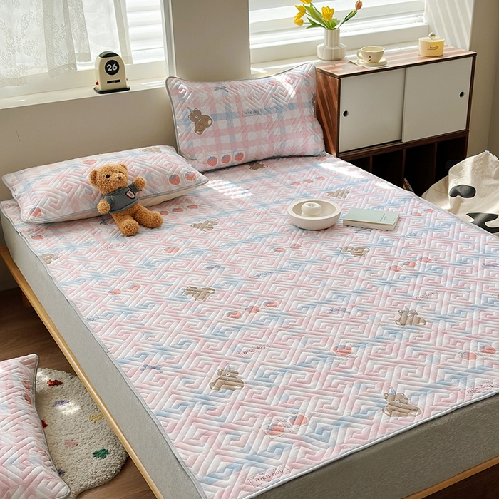 91家纺网 家纺一手货源 找家纺 舒居家纺 2026新款卡通可爱全棉床护垫软床垫垫子-大床图 生日熊