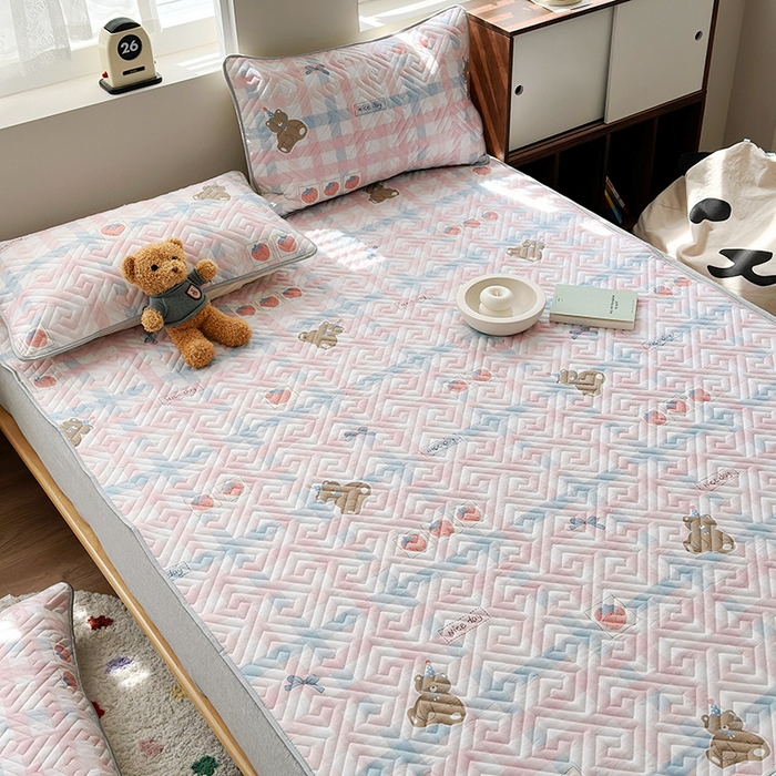 91家纺网 家纺一手货源 找家纺 舒居家纺 2026新款卡通可爱全棉床护垫软床垫垫子-大床图 生日熊