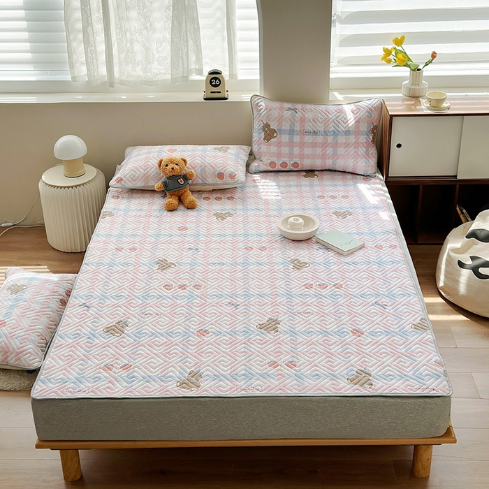 91家纺网 家纺一手货源 找家纺 舒居家纺 2026新款卡通可爱全棉床护垫软床垫垫子-大床图 生日熊