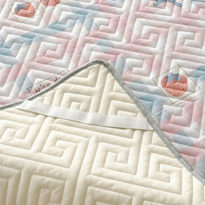 91家纺网 家纺一手货源 找家纺 舒居家纺 2026新款卡通可爱全棉床护垫软床垫垫子-大床图 生日熊