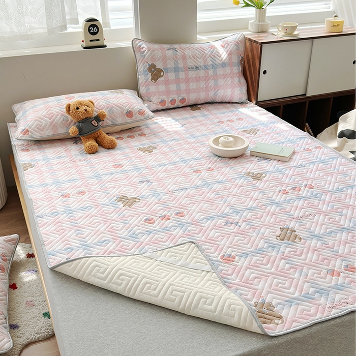 91家纺网 家纺一手货源 找家纺 舒居家纺 2026新款卡通可爱全棉床护垫软床垫垫子-大床图 生日熊