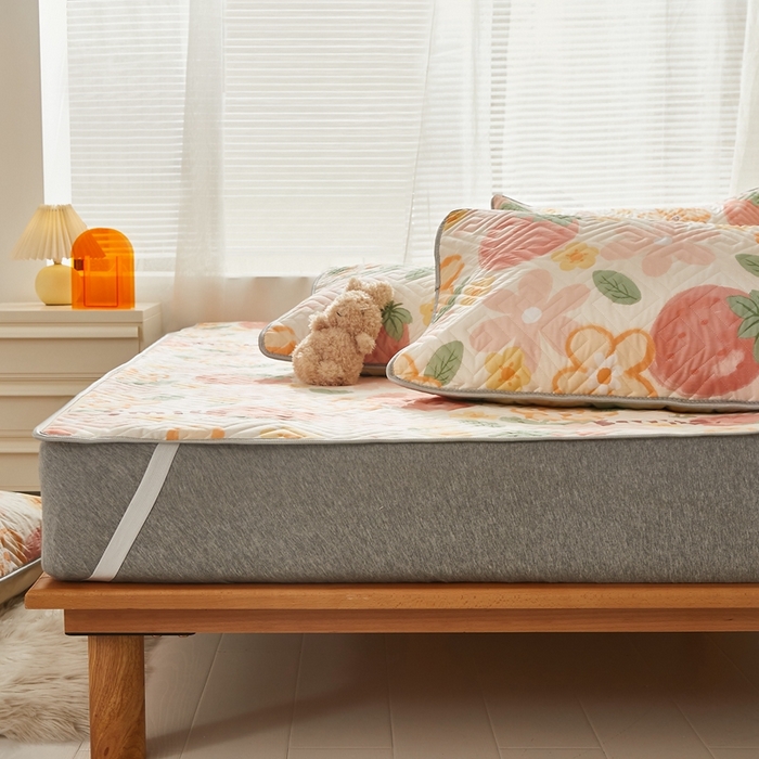 91家纺网 家纺一手货源 找家纺 舒居家纺 2026新款卡通可爱全棉床护垫软床垫垫子-大床图 微笑草莓