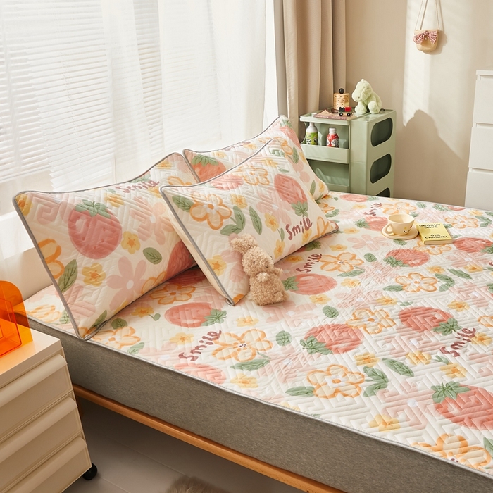 91家纺网 家纺一手货源 找家纺 舒居家纺 2026新款卡通可爱全棉床护垫软床垫垫子-大床图 微笑草莓