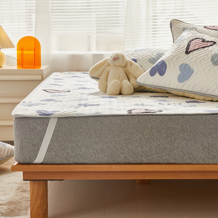 91家纺网 家纺一手货源 找家纺 舒居家纺 2026新款卡通可爱全棉床护垫软床垫垫子-大床图 心心颜颜